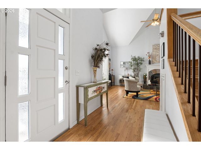 327 S 46TH St, Springfield, OR 97478