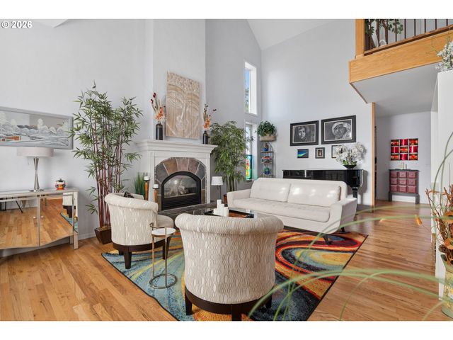 327 S 46TH St, Springfield, OR 97478