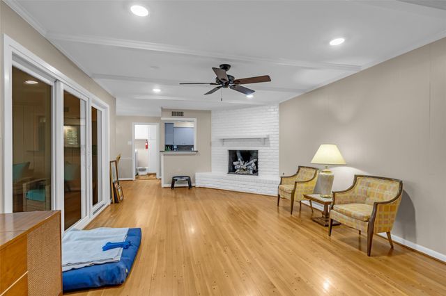 10051 Meadow Lake Lane, Houston, TX 77042