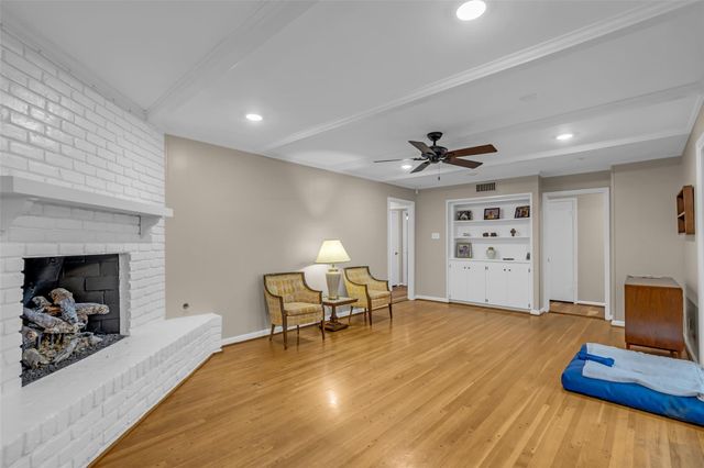 10051 Meadow Lake Lane, Houston, TX 77042