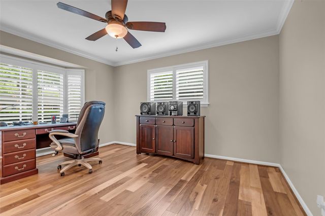 10051 Meadow Lake Lane, Houston, TX 77042
