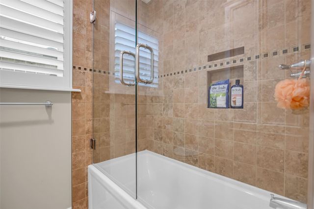 10051 Meadow Lake Lane, Houston, TX 77042