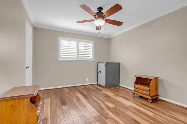10051 Meadow Lake Lane, Houston, TX 77042