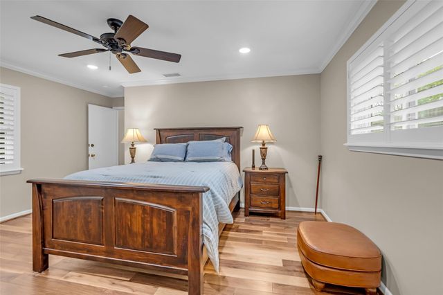 10051 Meadow Lake Lane, Houston, TX 77042