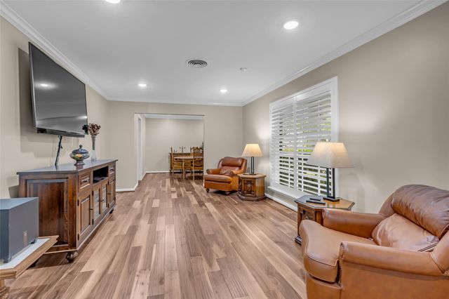 10051 Meadow Lake Lane, Houston, TX 77042