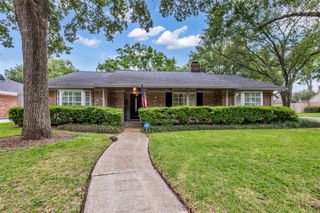 10051 Meadow Lake Lane, Houston, TX 77042