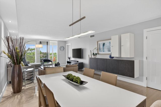 3503 Oaks Way 506, Pompano Beach, FL 33069