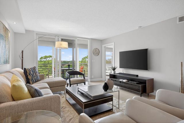 3503 Oaks Way 506, Pompano Beach, FL 33069