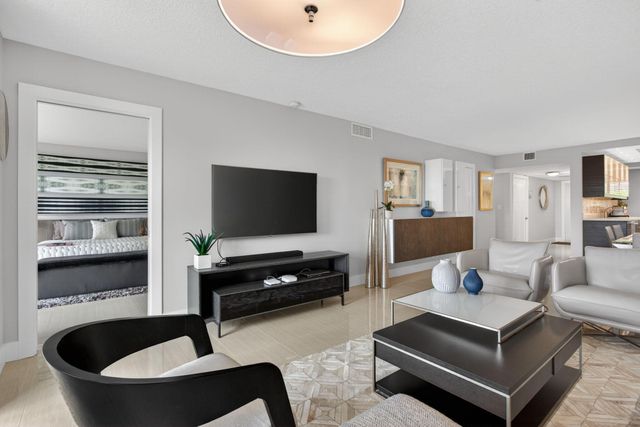 3503 Oaks Way 506, Pompano Beach, FL 33069