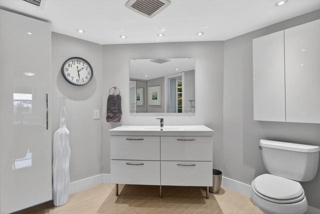 3503 Oaks Way 506, Pompano Beach, FL 33069