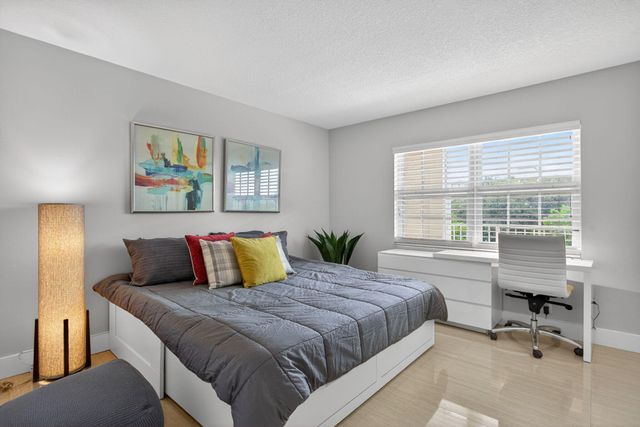 3503 Oaks Way 506, Pompano Beach, FL 33069