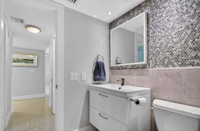 3503 Oaks Way 506, Pompano Beach, FL 33069