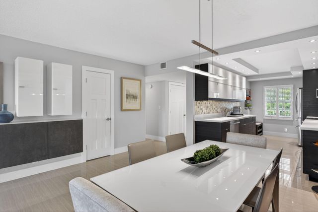 3503 Oaks Way 506, Pompano Beach, FL 33069