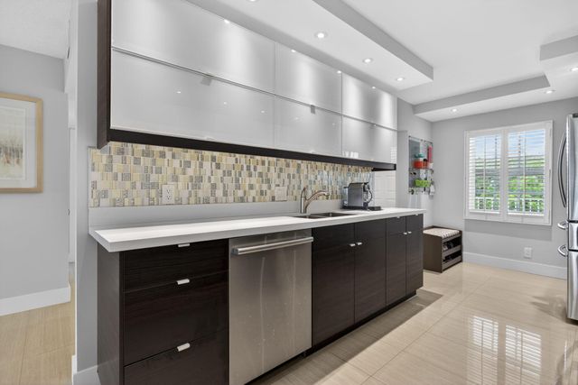 3503 Oaks Way 506, Pompano Beach, FL 33069