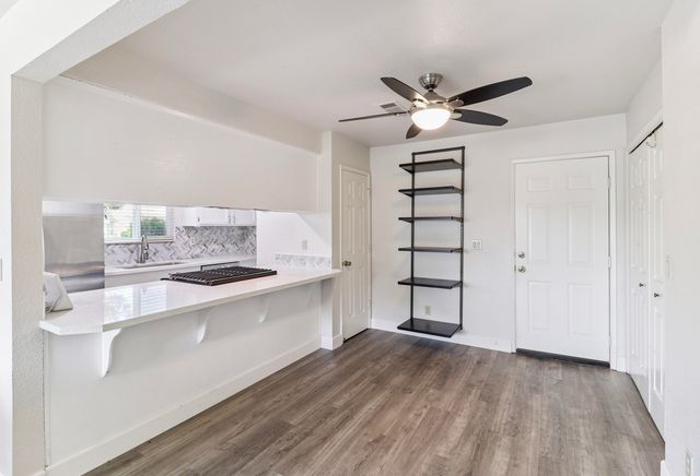 200 Ridgetop Drive, APT 4, Redding, CA 96003