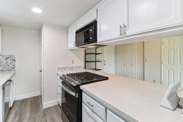 200 Ridgetop Drive, APT 4, Redding, CA 96003