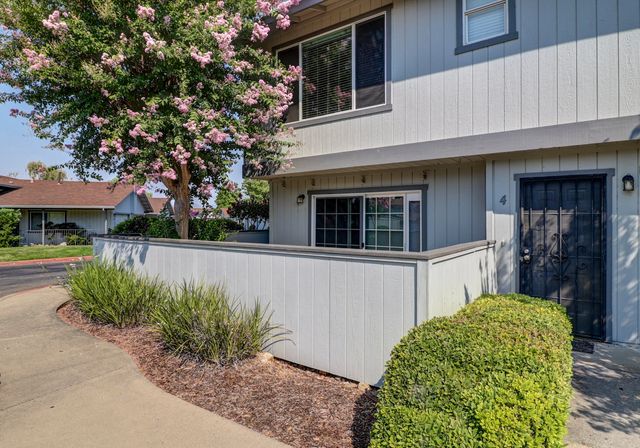200 Ridgetop Drive, APT 4, Redding, CA 96003