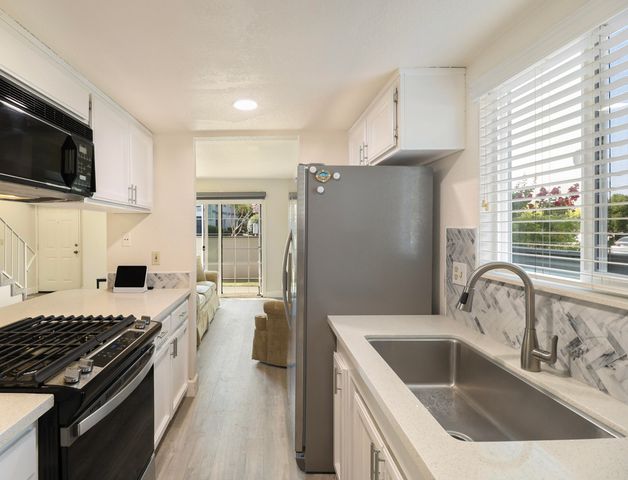 200 Ridgetop Drive, APT 4, Redding, CA 96003