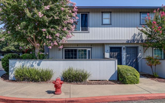 200 Ridgetop Drive, APT 4, Redding, CA 96003