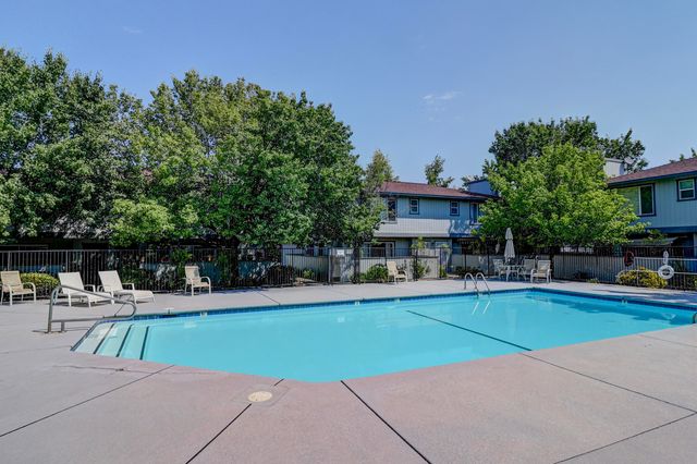 200 Ridgetop Drive, APT 4, Redding, CA 96003