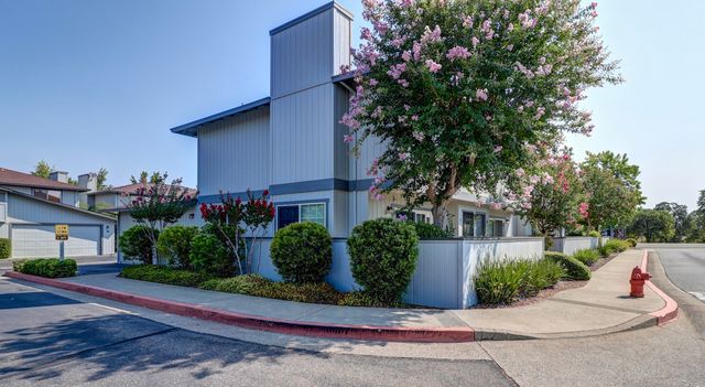 200 Ridgetop Drive, APT 4, Redding, CA 96003