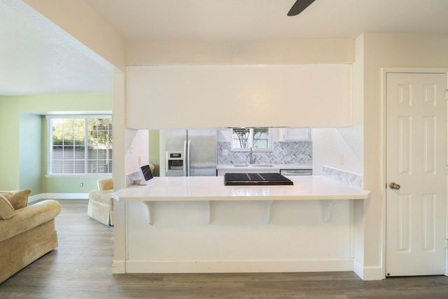 200 Ridgetop Drive, APT 4, Redding, CA 96003