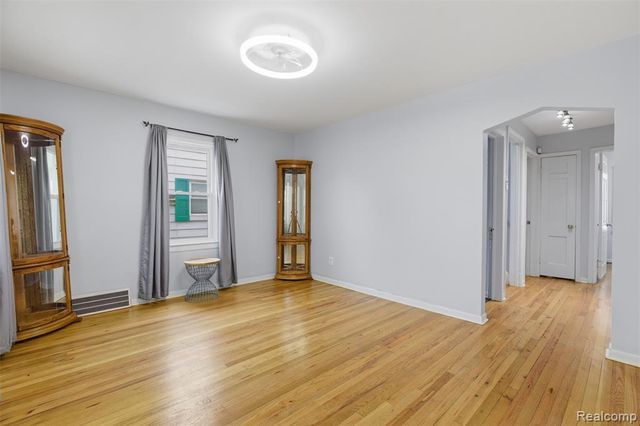 17263 Wood Street, Melvindale, MI 48122