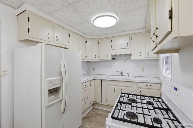 17263 Wood Street, Melvindale, MI 48122