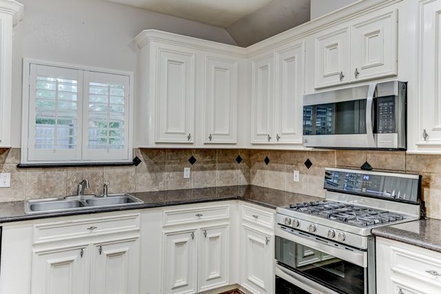 257 Palais Verde Road, Montgomery, TX 77356