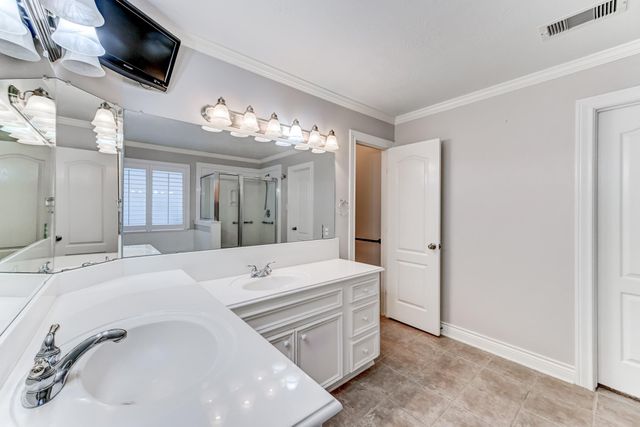 257 Palais Verde Road, Montgomery, TX 77356