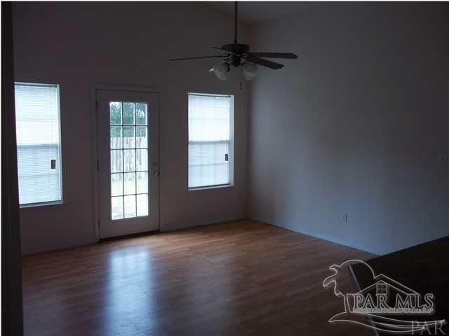 5121 Cocoa Dr, Pensacola, FL 32526