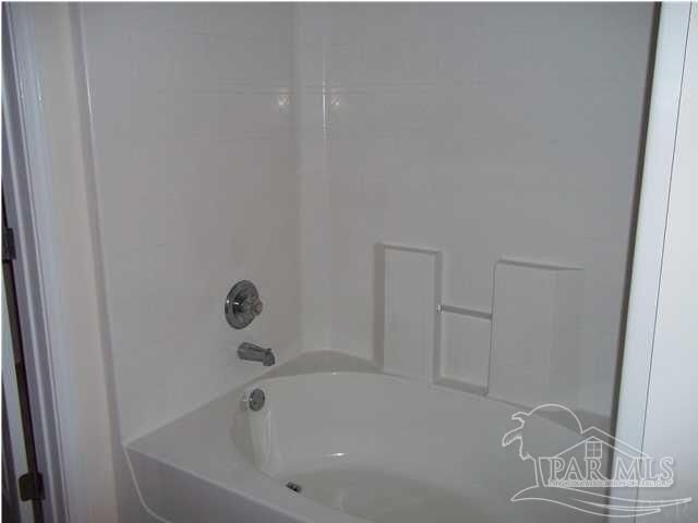 5121 Cocoa Dr, Pensacola, FL 32526