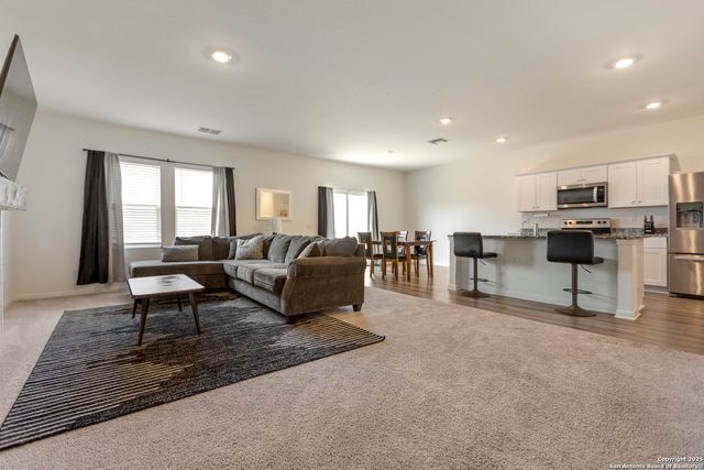 5507 Finch Canyon, Converse, TX 78109