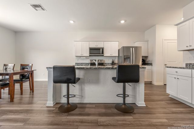 5507 Finch Canyon, Converse, TX 78109