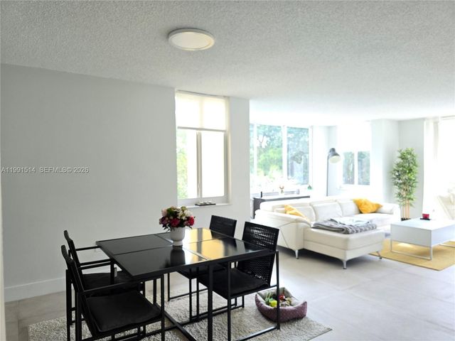 17890 W Dixie Hwy 307, North Miami Beach, FL 33160