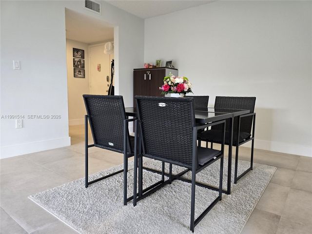 17890 W Dixie Hwy 307, North Miami Beach, FL 33160