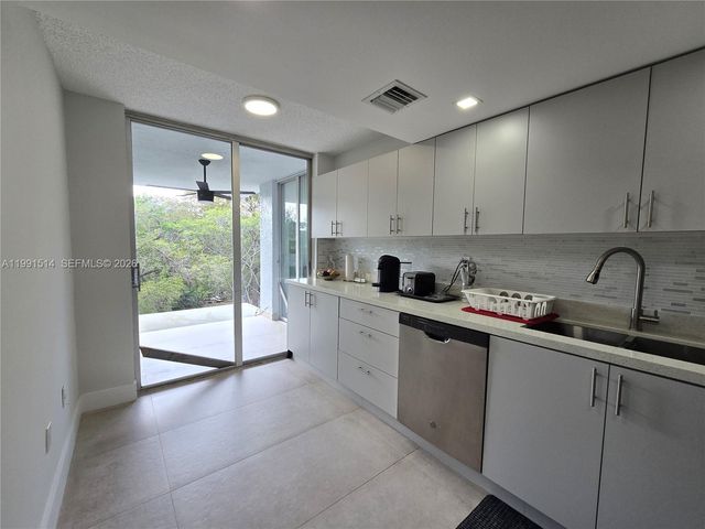 17890 W Dixie Hwy 307, North Miami Beach, FL 33160