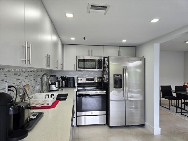 17890 W Dixie Hwy 307, North Miami Beach, FL 33160