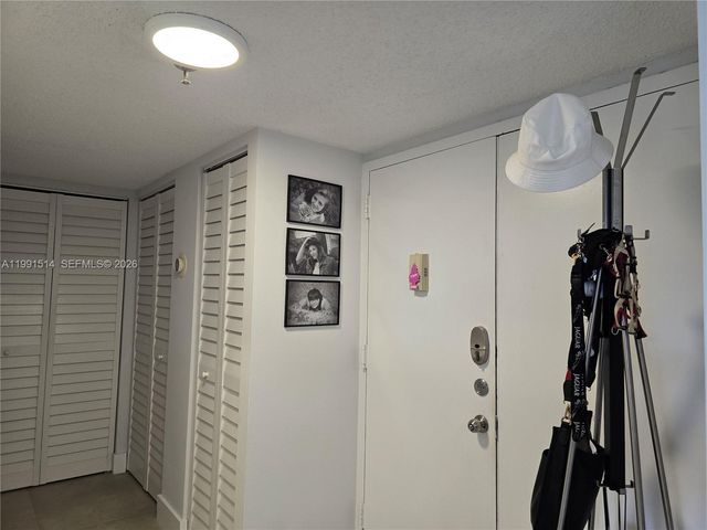 17890 W Dixie Hwy 307, North Miami Beach, FL 33160