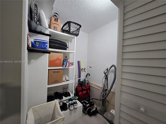 17890 W Dixie Hwy 307, North Miami Beach, FL 33160