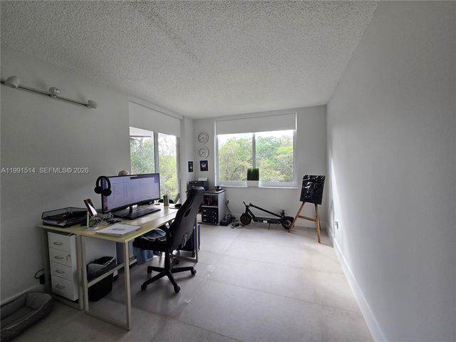 17890 W Dixie Hwy 307, North Miami Beach, FL 33160