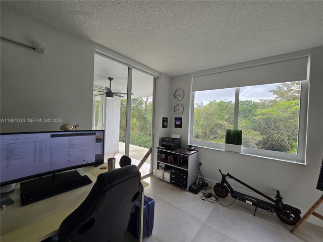17890 W Dixie Hwy 307, North Miami Beach, FL 33160