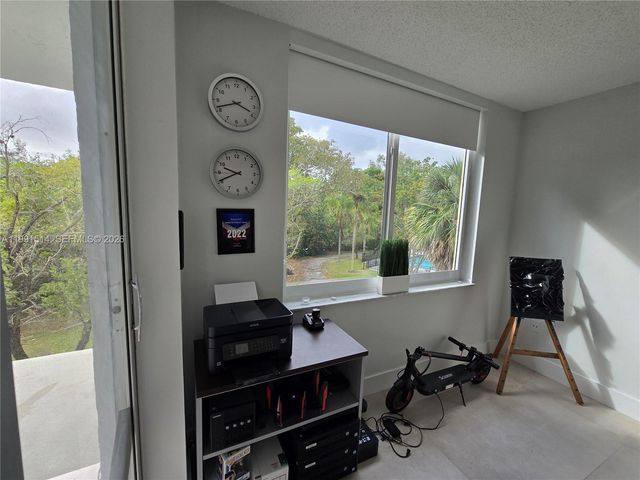 17890 W Dixie Hwy 307, North Miami Beach, FL 33160