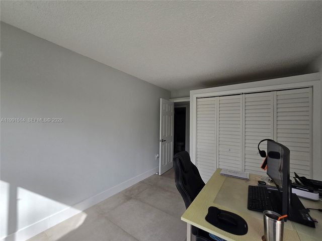 17890 W Dixie Hwy 307, North Miami Beach, FL 33160