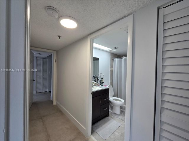 17890 W Dixie Hwy 307, North Miami Beach, FL 33160