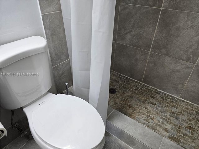 17890 W Dixie Hwy 307, North Miami Beach, FL 33160