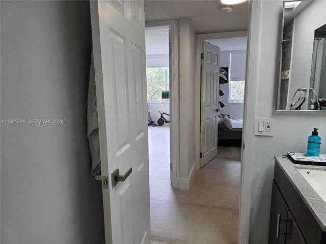 17890 W Dixie Hwy 307, North Miami Beach, FL 33160