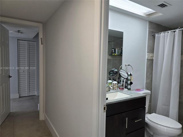 17890 W Dixie Hwy 307, North Miami Beach, FL 33160