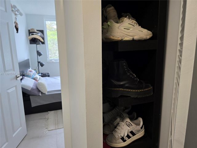 17890 W Dixie Hwy 307, North Miami Beach, FL 33160