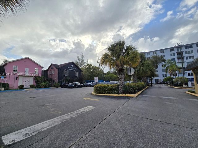 17890 W Dixie Hwy 307, North Miami Beach, FL 33160